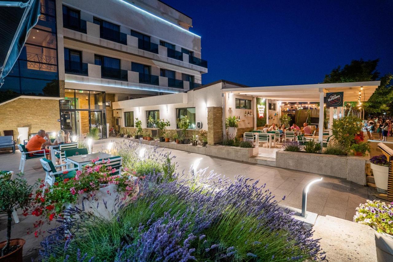 Hotel Prestige Мамая Екстериор снимка