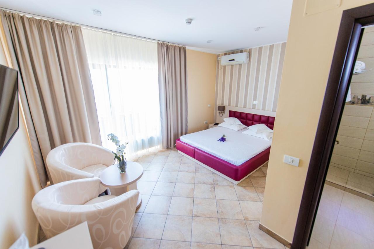 Hotel Prestige Мамая Екстериор снимка