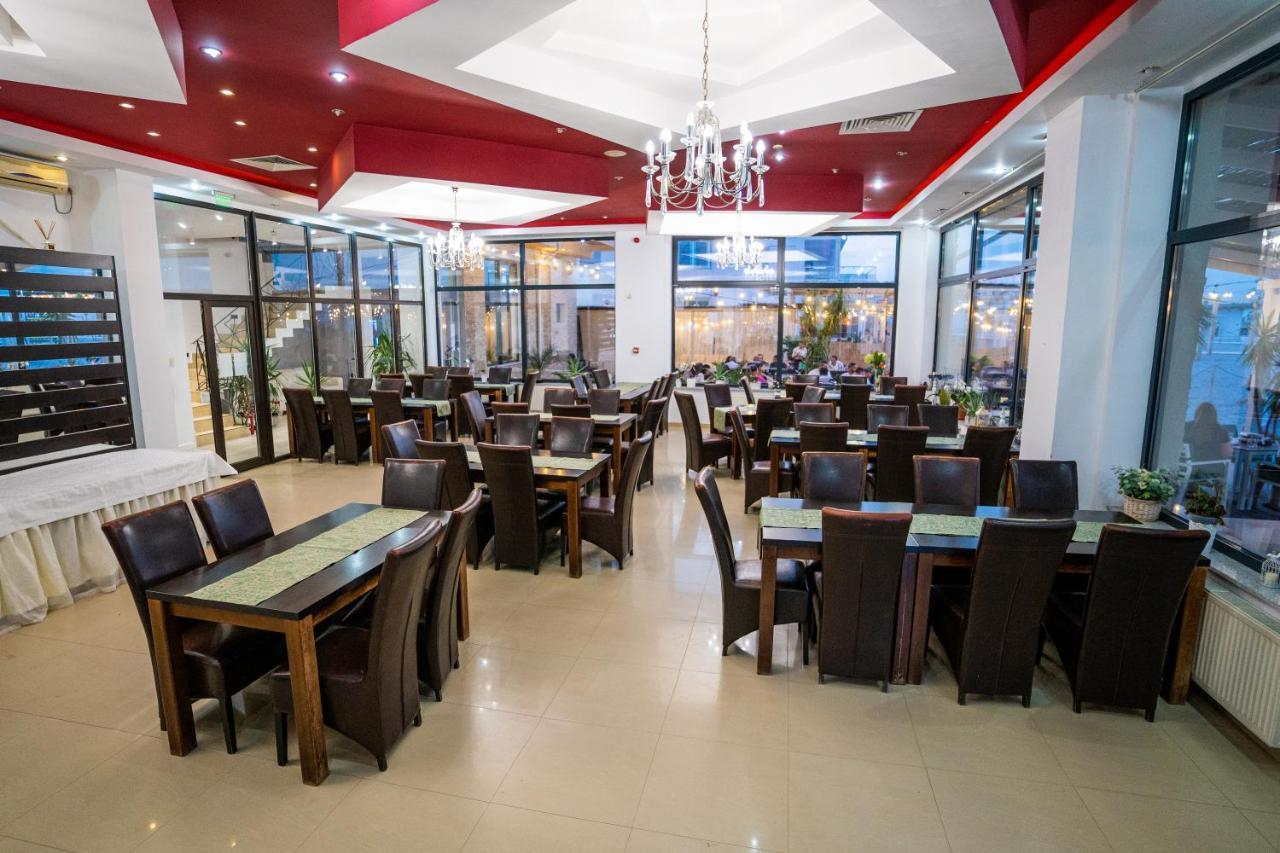 Hotel Prestige Мамая Екстериор снимка