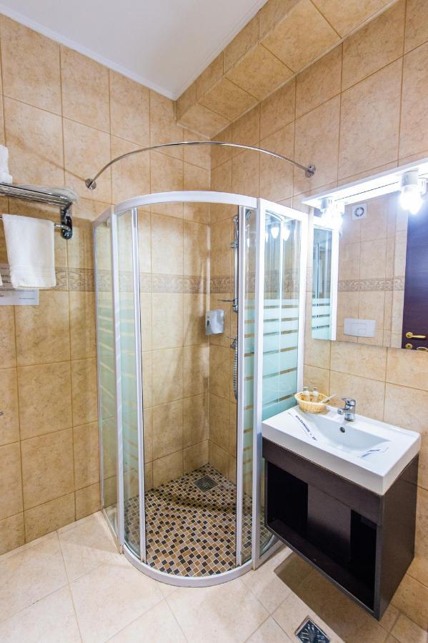 Hotel Prestige Мамая Екстериор снимка