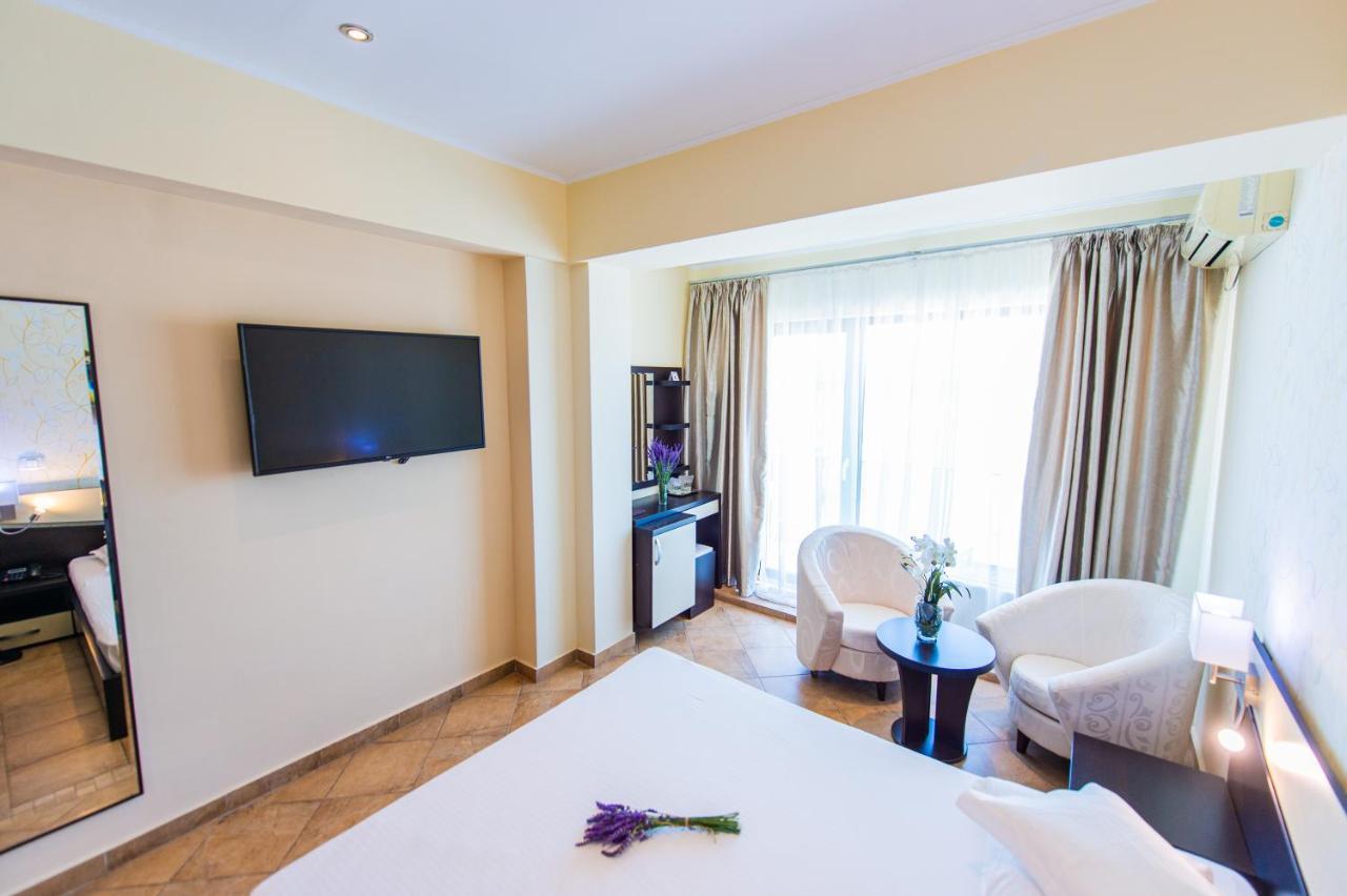 Hotel Prestige Мамая Екстериор снимка