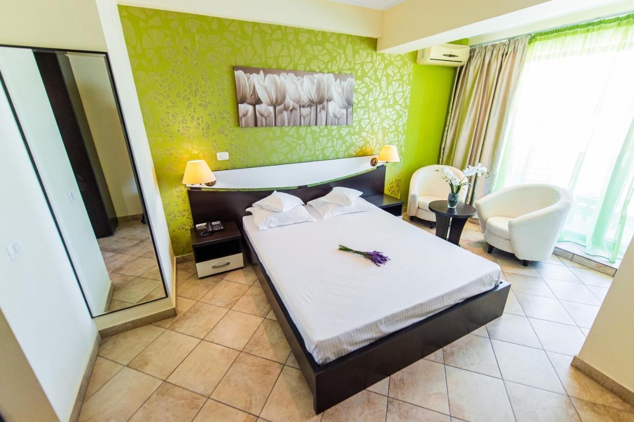 Hotel Prestige Мамая Екстериор снимка