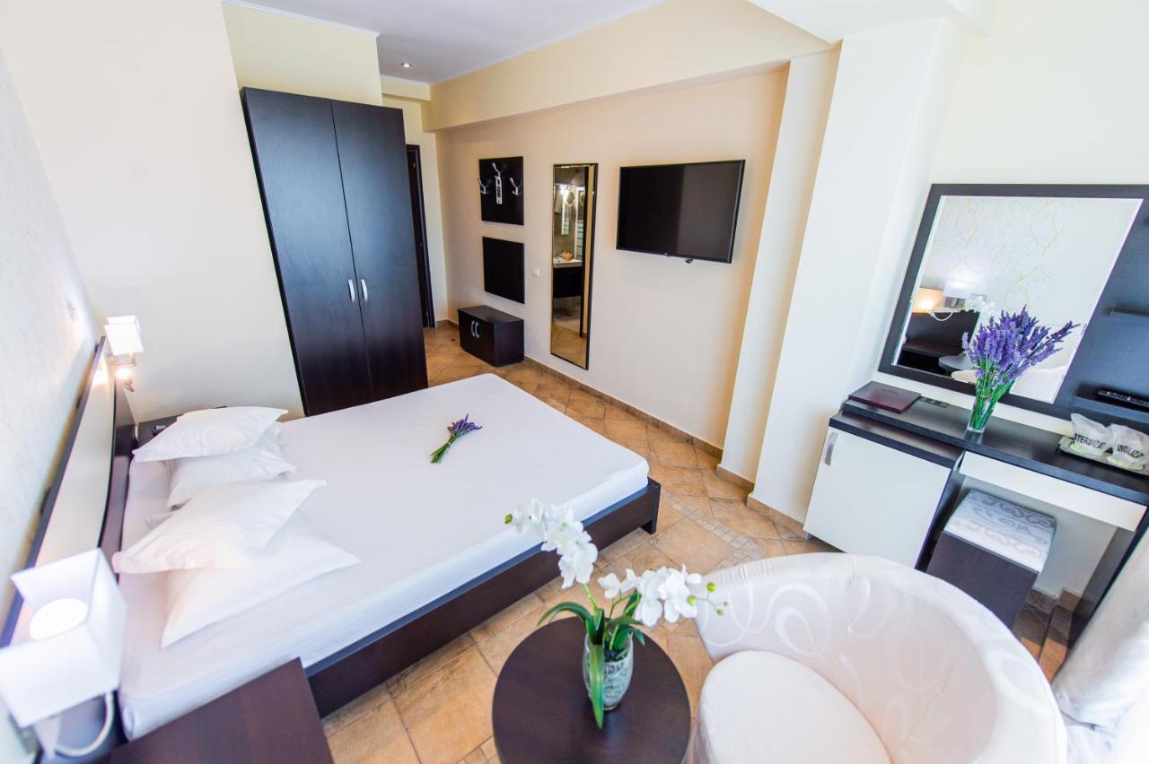 Hotel Prestige Мамая Екстериор снимка